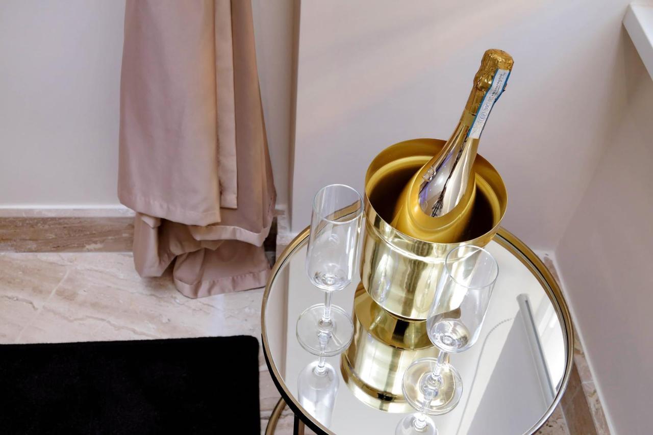 Trevi Diamond Luxury Suites & Jacuzzi Rom Exteriör bild