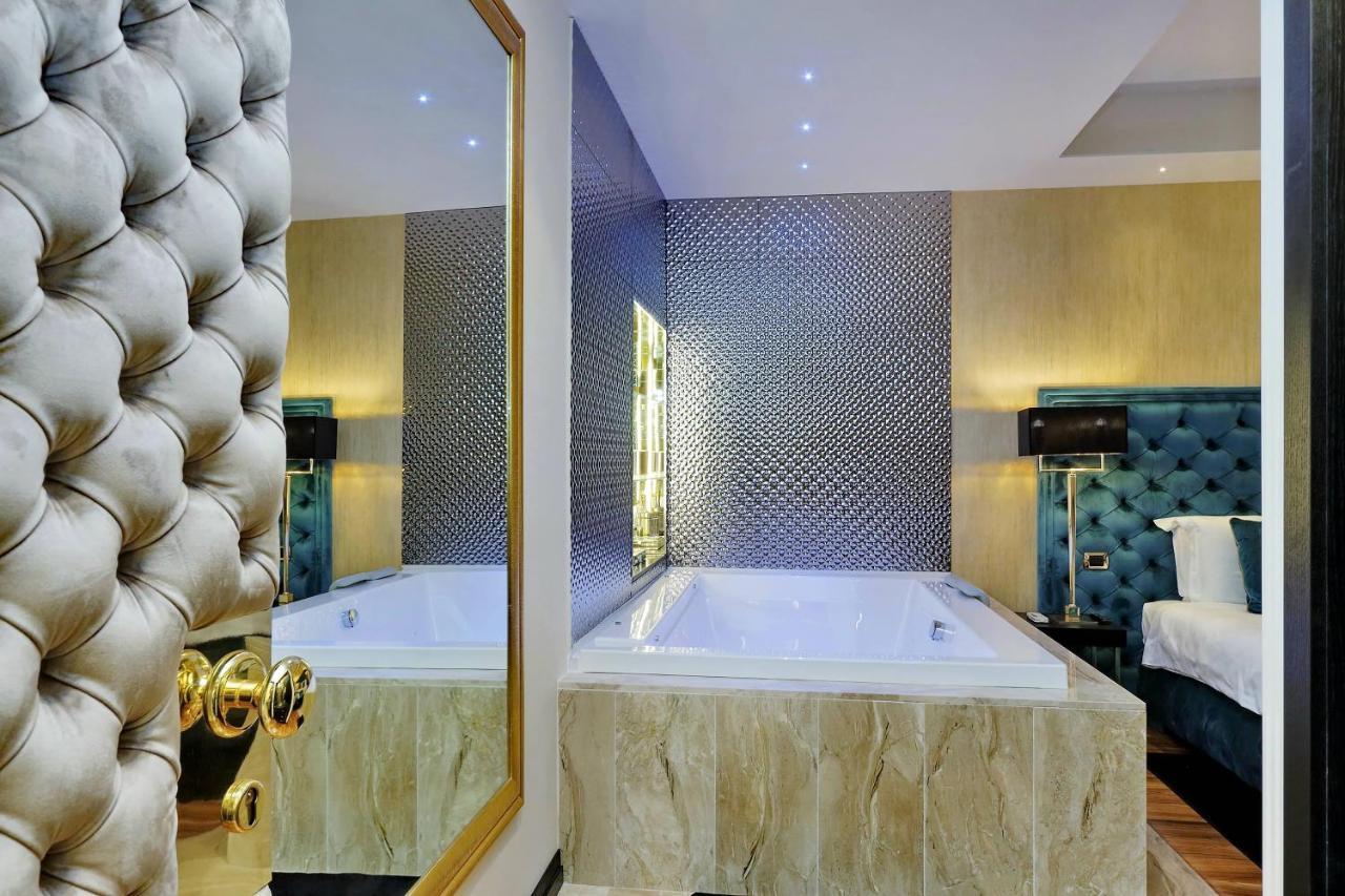 Trevi Diamond Luxury Suites & Jacuzzi Rom Exteriör bild