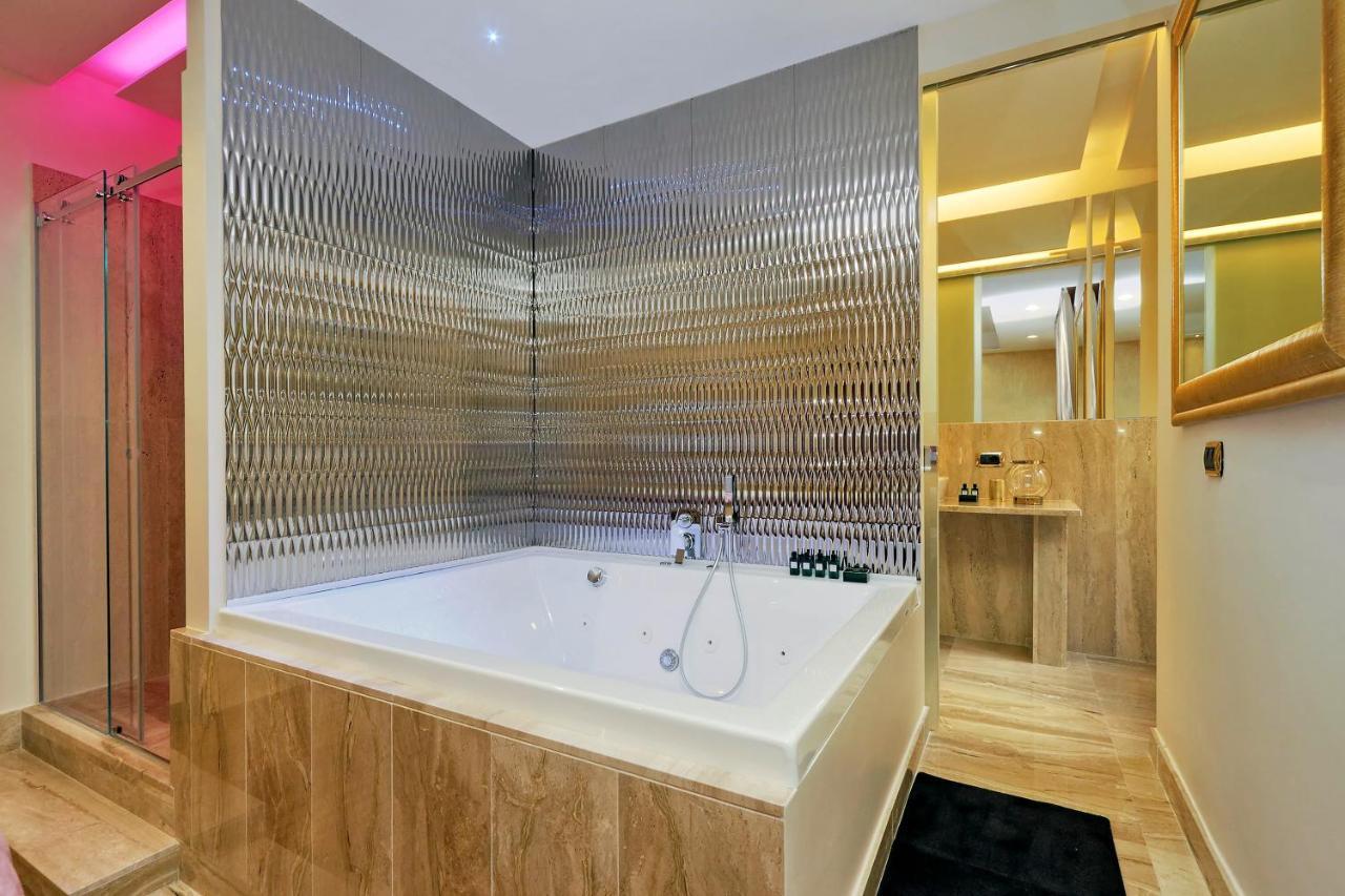 Trevi Diamond Luxury Suites & Jacuzzi Rom Exteriör bild